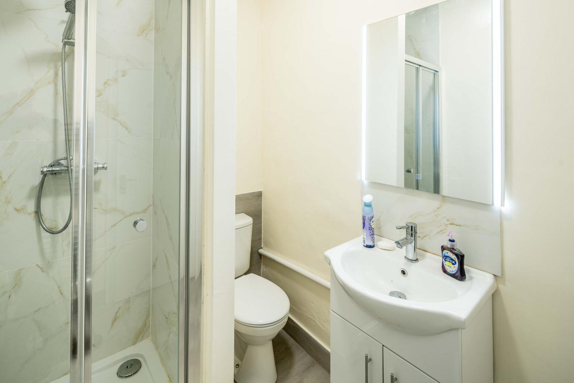 Free Parking, 2 Beds,Close To Train Station 贝德福德 外观 照片